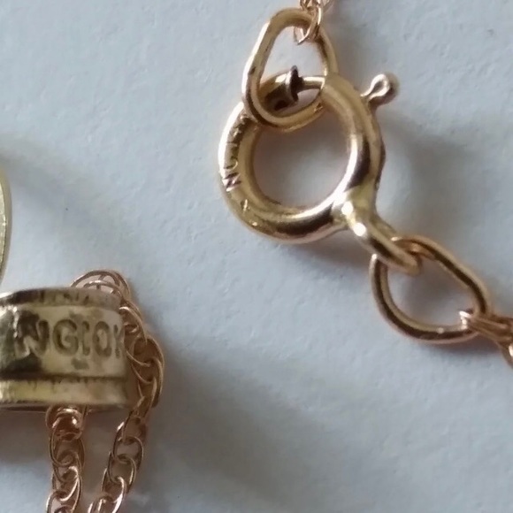 Dainty necklace. 14k gold chain with dainty 10k heart charm. 3 tiny diamonds. - Picture 5 of 5